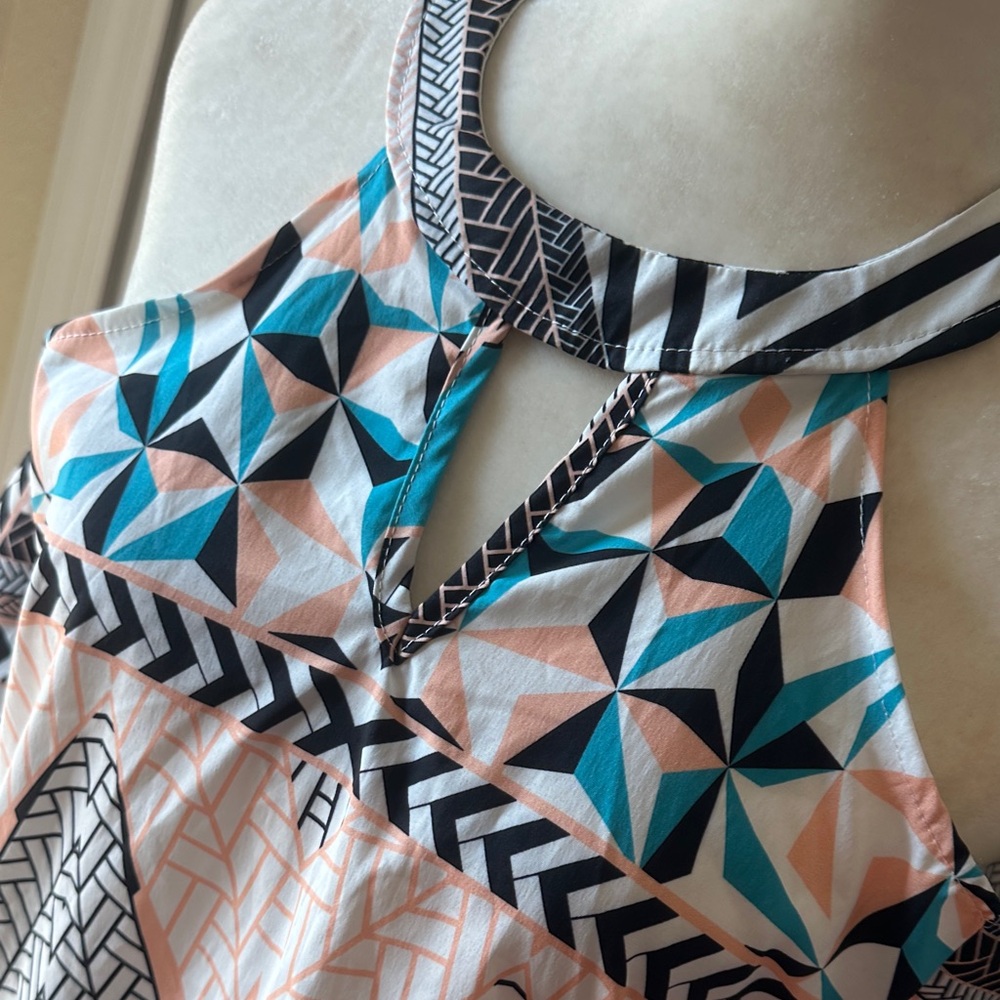 Geometric Cold Shoulder Top - Picture 2 of 9